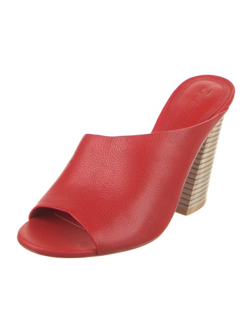 Mercedes Castillo Leather Slides