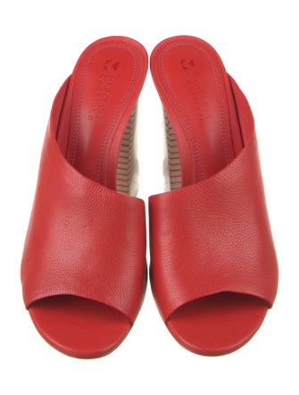 Mercedes Castillo Leather Slides