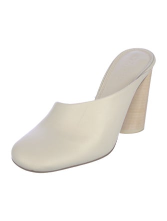 Mercedes Castillo Leather Mules