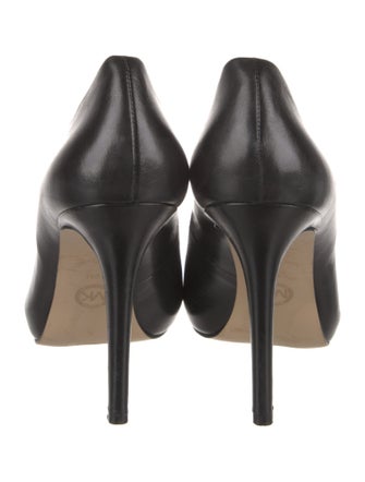 Michael Kors Leather Pumps