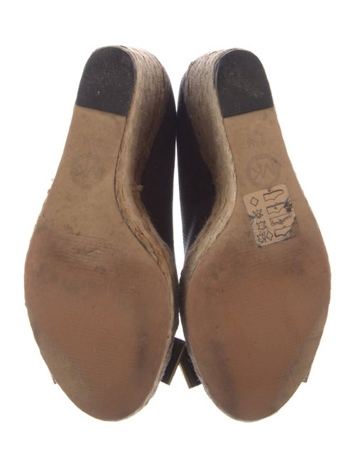 Michael Kors Bow Accents Pumps