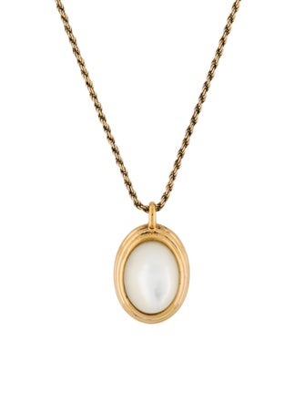 Missoma Savi Ridge Oval Pendant Necklace