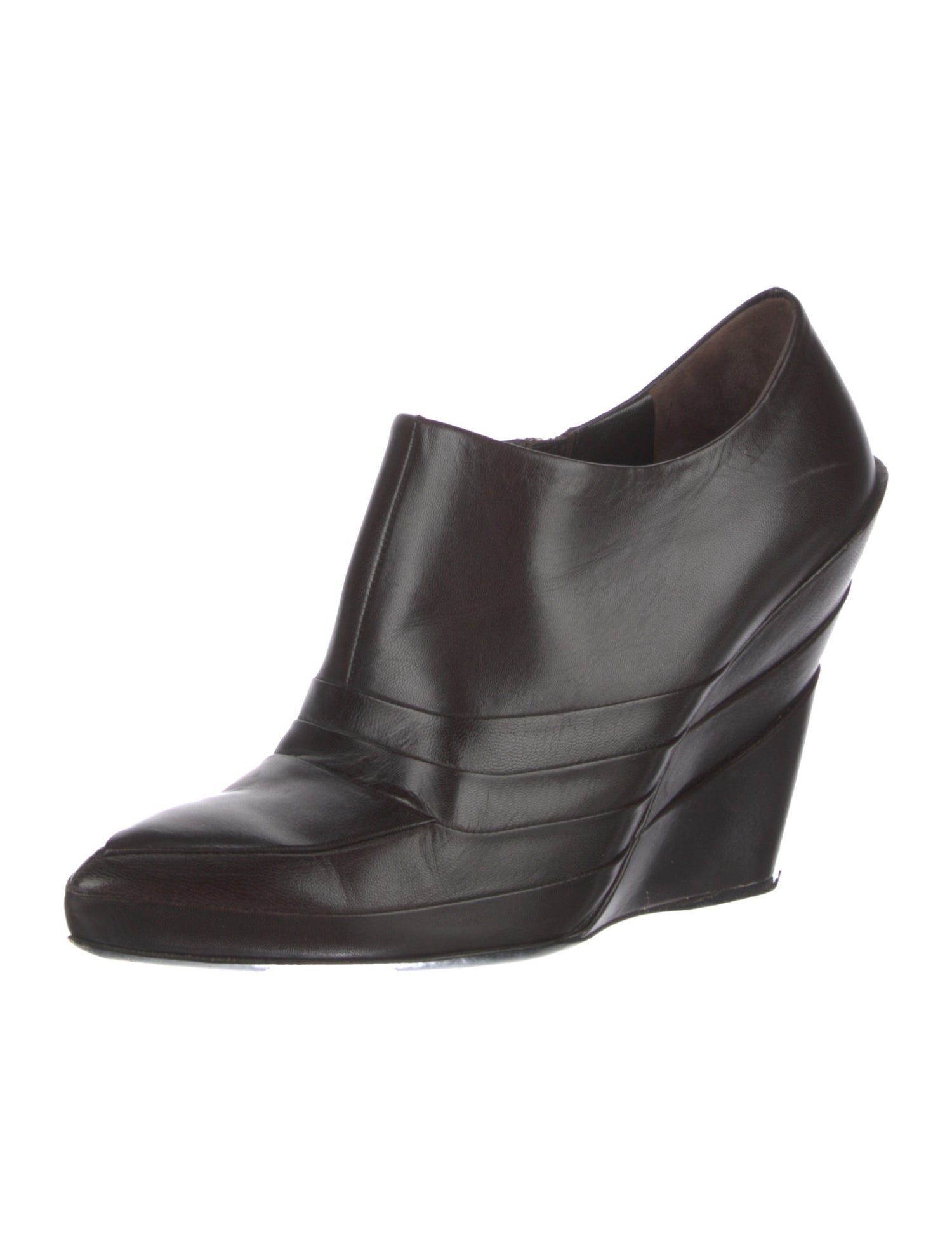 Miu Miu Leather Pumps