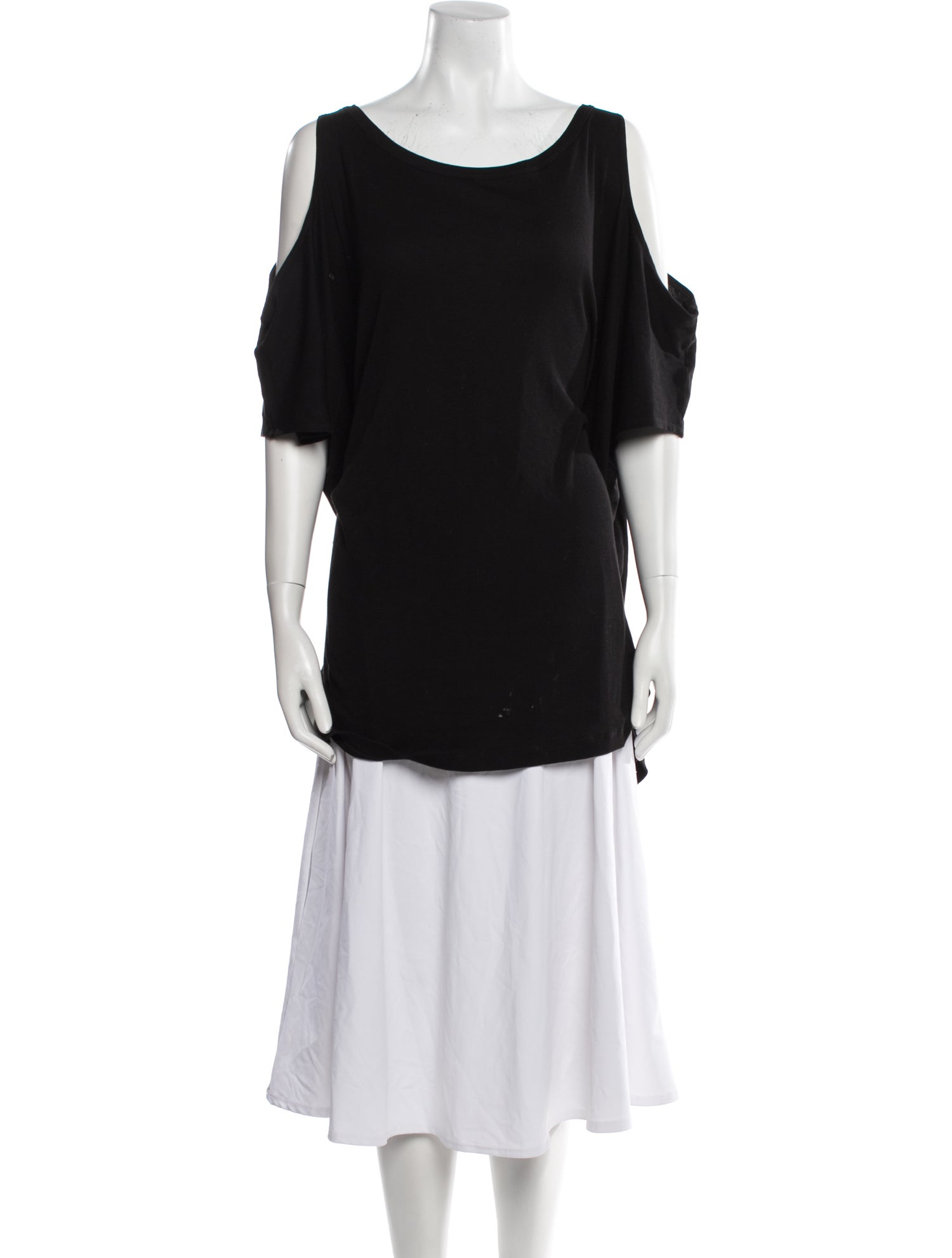 Morgane Le Fay Bateau Neckline Three-Quarter Sleeve Tunic