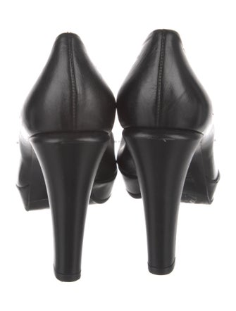 Max Mara Leather Pumps