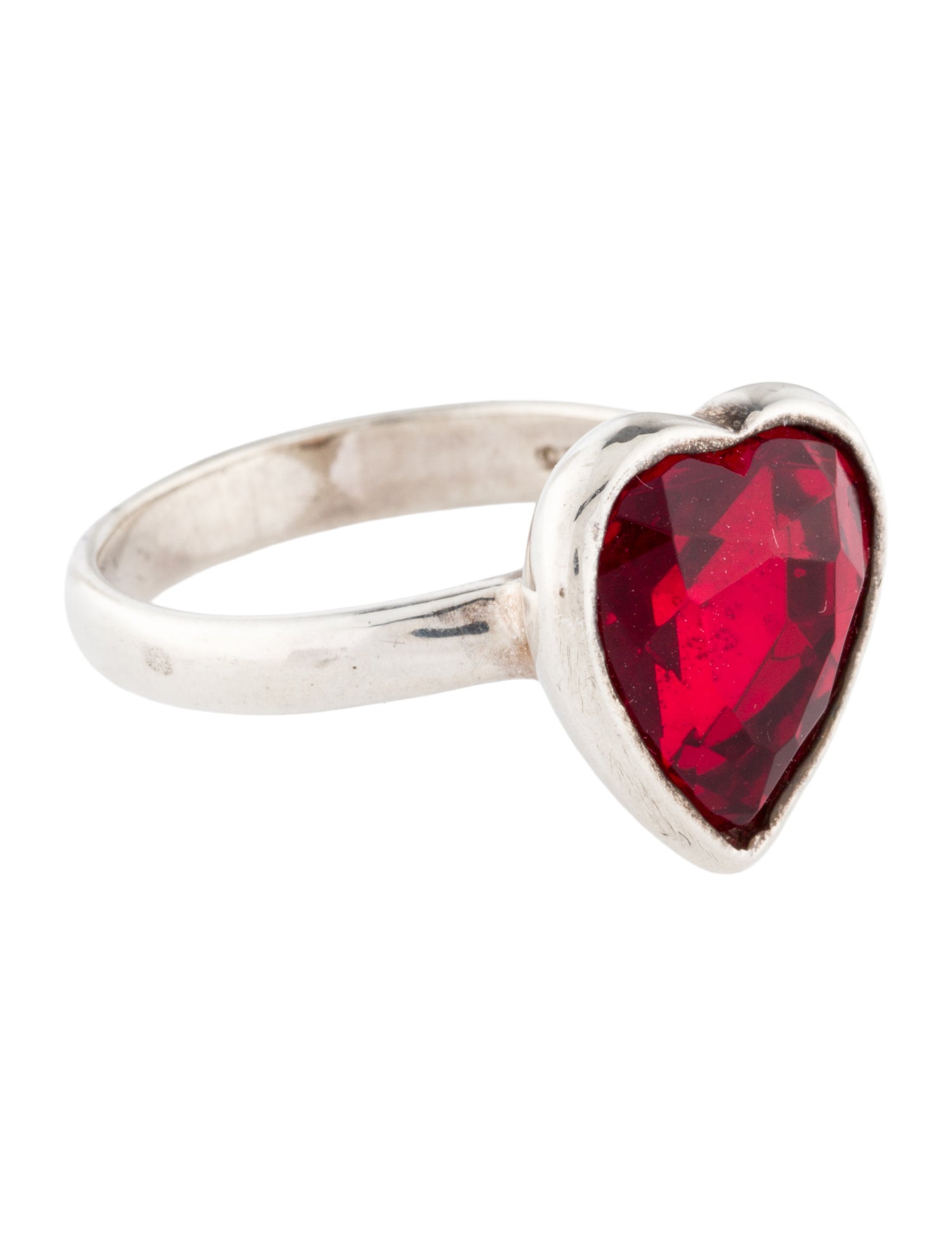 Mondo Mondo Lovely Heart Cocktail Ring