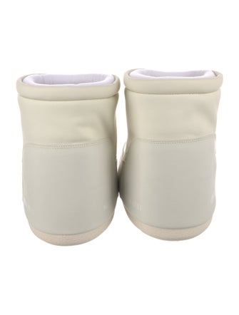 Moon Boot Leather Boots