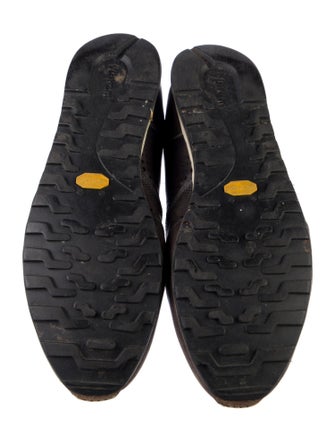 Magnanni Leather Lasercut Accents Sneakers