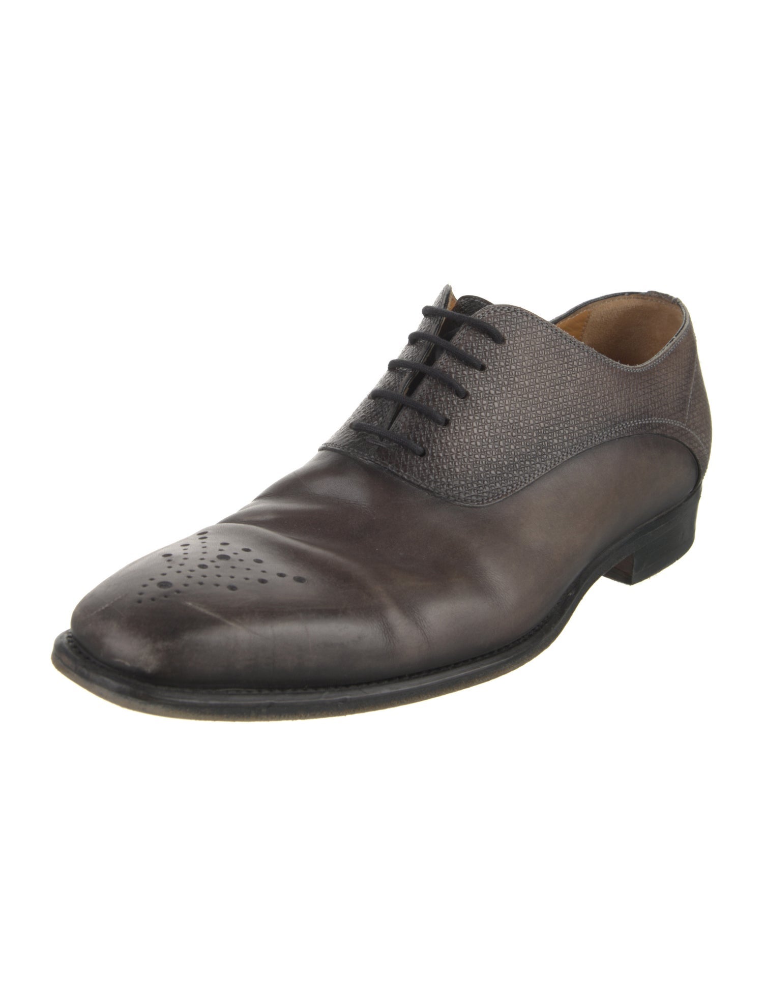 Magnanni Embossed Leather Lasercut Accents Brogues