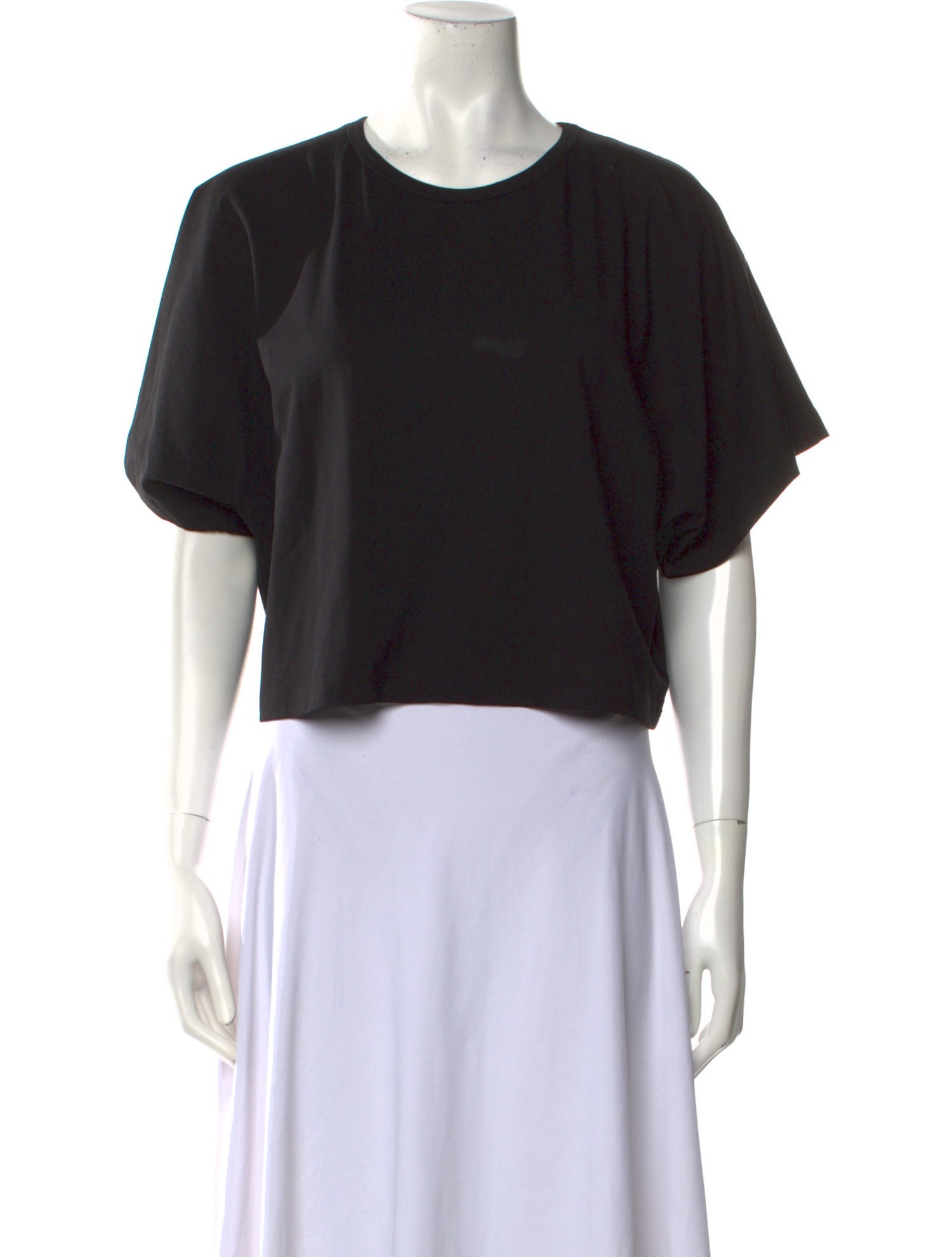 Mantu Crew Neck Short Sleeve Crop Top