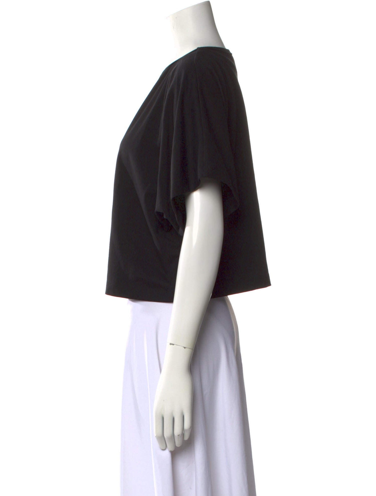 Mantu Crew Neck Short Sleeve Crop Top