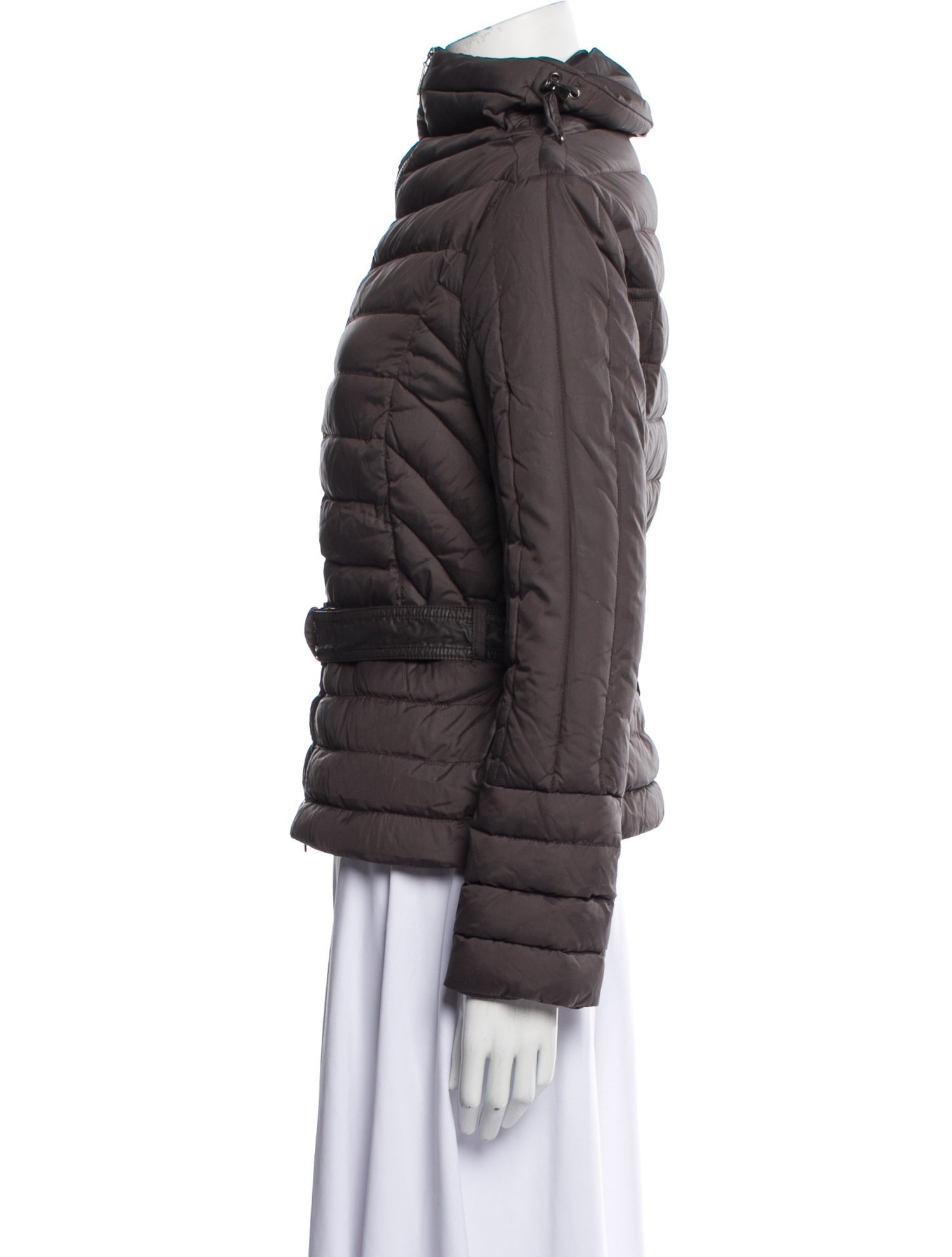 MONCLER 25S COAT IN WHITE 054