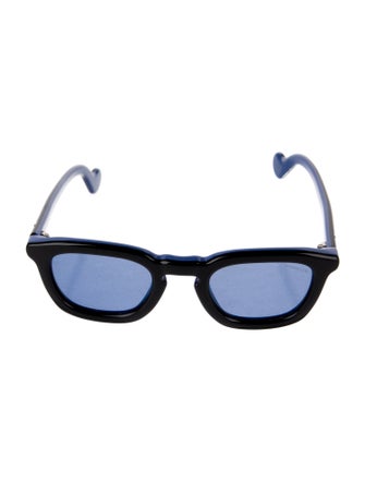 Moncler Wayfarer Tinted Sunglasses
