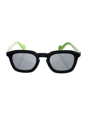Moncler Wayfarer Tinted Sunglasses