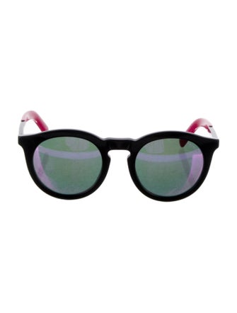 Moncler Wayfarer Tinted Sunglasses