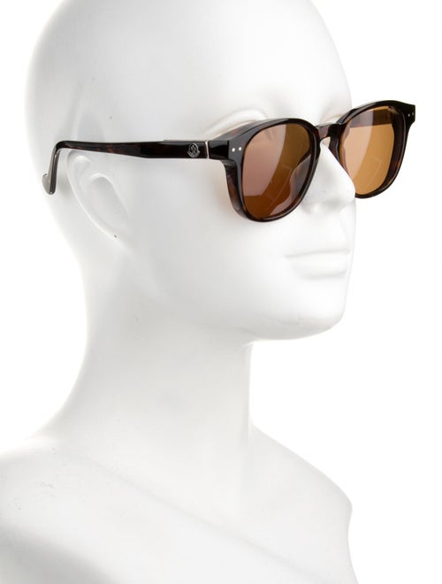 Moncler Wayfarer Tinted Sunglasses