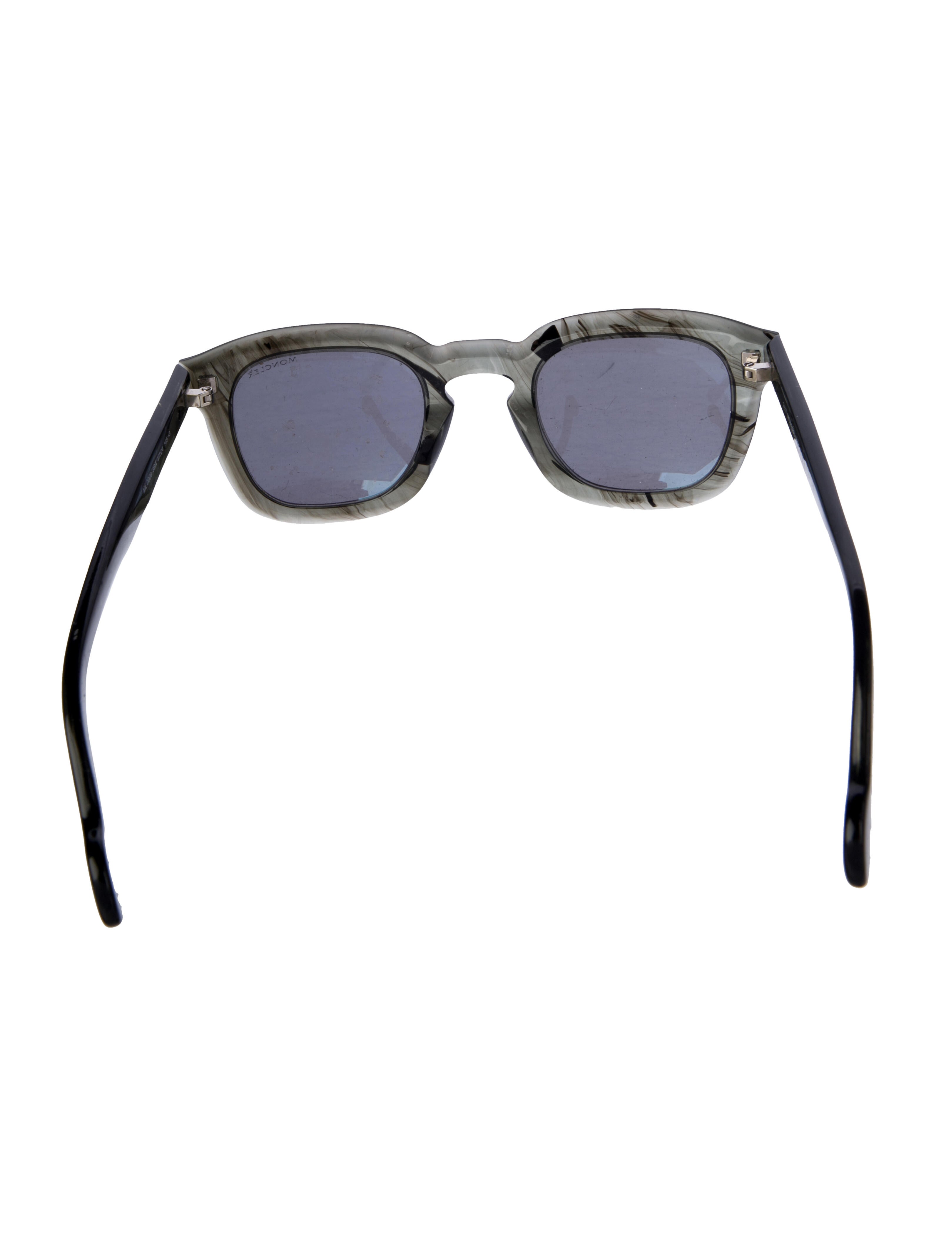 Moncler Wayfarer Tinted Sunglasses