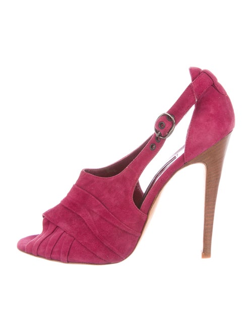Manolo Blahnik Suede Pumps Pink