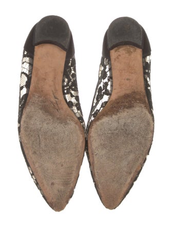 Manolo Blahnik Lace Lace Pattern Flats