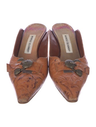 Manolo Blahnik Leather Graphic Print Mules