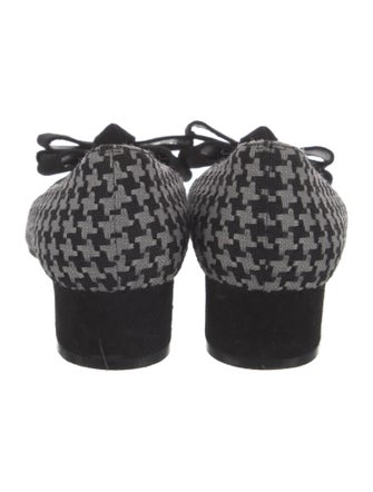 Manolo Blahnik Houndstooth Print Bow Accents Pumps