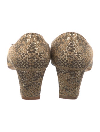 Manolo Blahnik Pumps