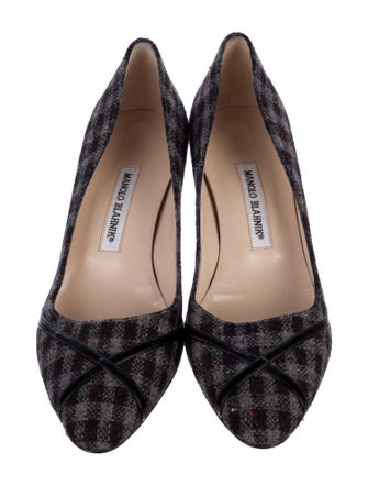 Manolo Blahnik Printed Pumps