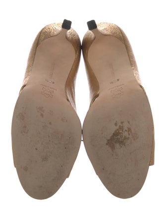 Manolo Blahnik Leather Floral Print Pumps