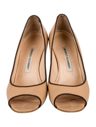 Manolo Blahnik Leather Grosgrain Trim Pumps