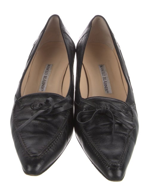 Manolo Blahnik Leather Bow Accents Pumps