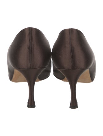 Manolo Blahnik Hangisi Satin Pumps
