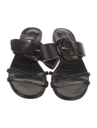 Manolo Blahnik Thalusa Susa Leather Slides