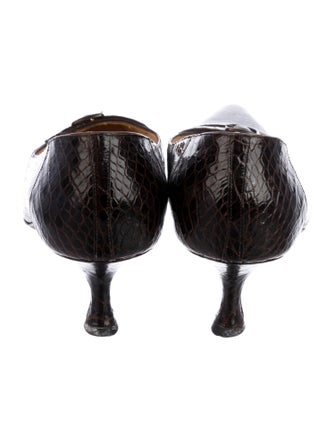 Manolo Blahnik Alligator Keyhole Accent Pumps