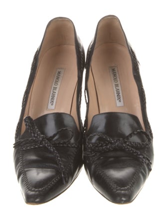 Manolo Blahnik Leather Bow Accents Pumps