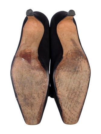 Manolo Blahnik Suede Bow Accents Pumps