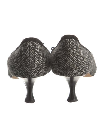 Manolo Blahnik Tweed Pattern Bow Accents Pumps