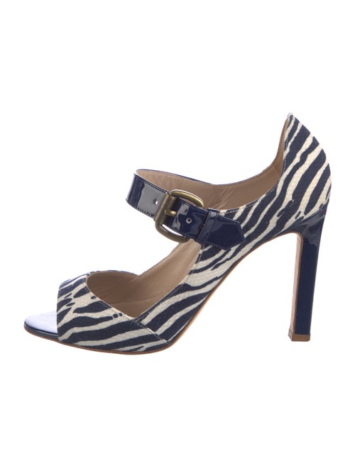 Manolo Blahnik Printed D'Orsay Pumps