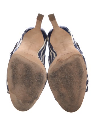 Manolo Blahnik Printed D'Orsay Pumps
