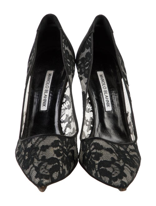 Manolo Blahnik Lace Lace Pattern Pumps