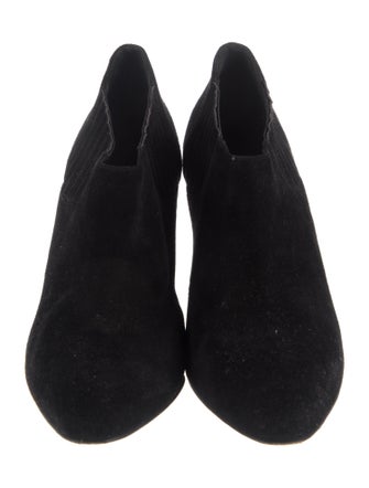 Manolo Blahnik Suede Pumps