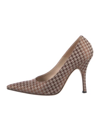 Manolo Blahnik BB 90 Houndstooth Print Pumps