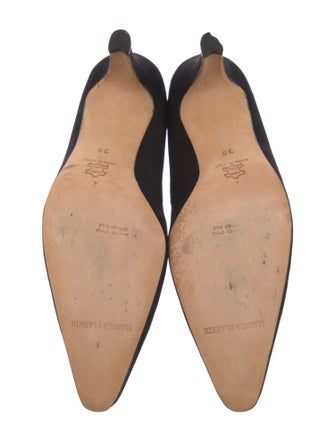 Manolo Blahnik Moiralo Suede Pumps