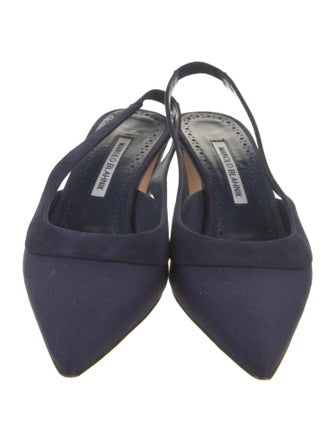 Manolo Blahnik allurasan Canvas Slingback Pumps