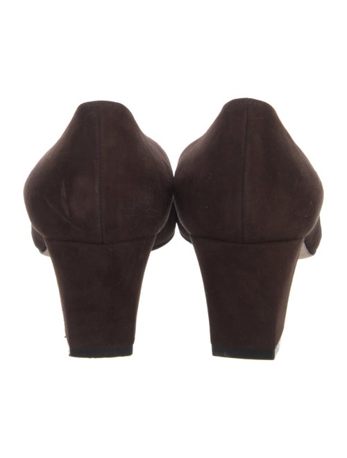 Manolo Blahnik Daphne Suede Block Heel Pump Suede Pumps