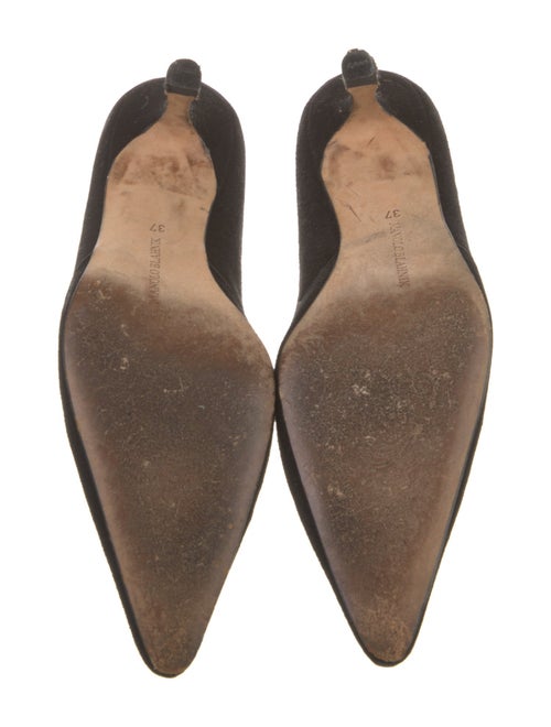 Manolo Blahnik Manolo Blahnik Suede Pumps