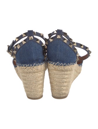 Manolo Blahnik Denim Whipstitch Trim D'Orsay Pumps