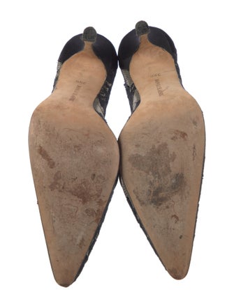 Manolo Blahnik Lace Lace Pattern Pumps