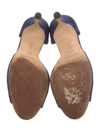 Manolo Blahnik Lace Lace Pattern D'Orsay Pumps