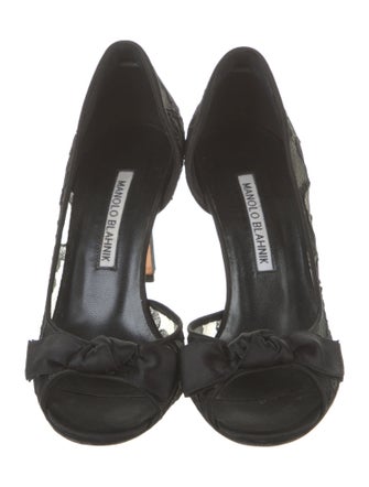 Manolo Blahnik Lace Lace Pattern D'Orsay Pumps