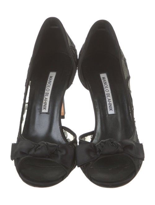 Manolo Blahnik Lace Lace Pattern D'Orsay Pumps